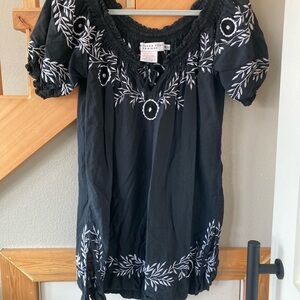 Gretchen Scott Design Black Blouse Tunic, White Embroidery, size M, 100% cotton